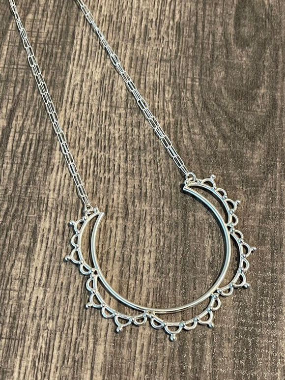 Lace Medallion Necklace (BMN36)