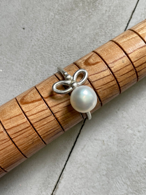 Pearl Bee Ring BMR7